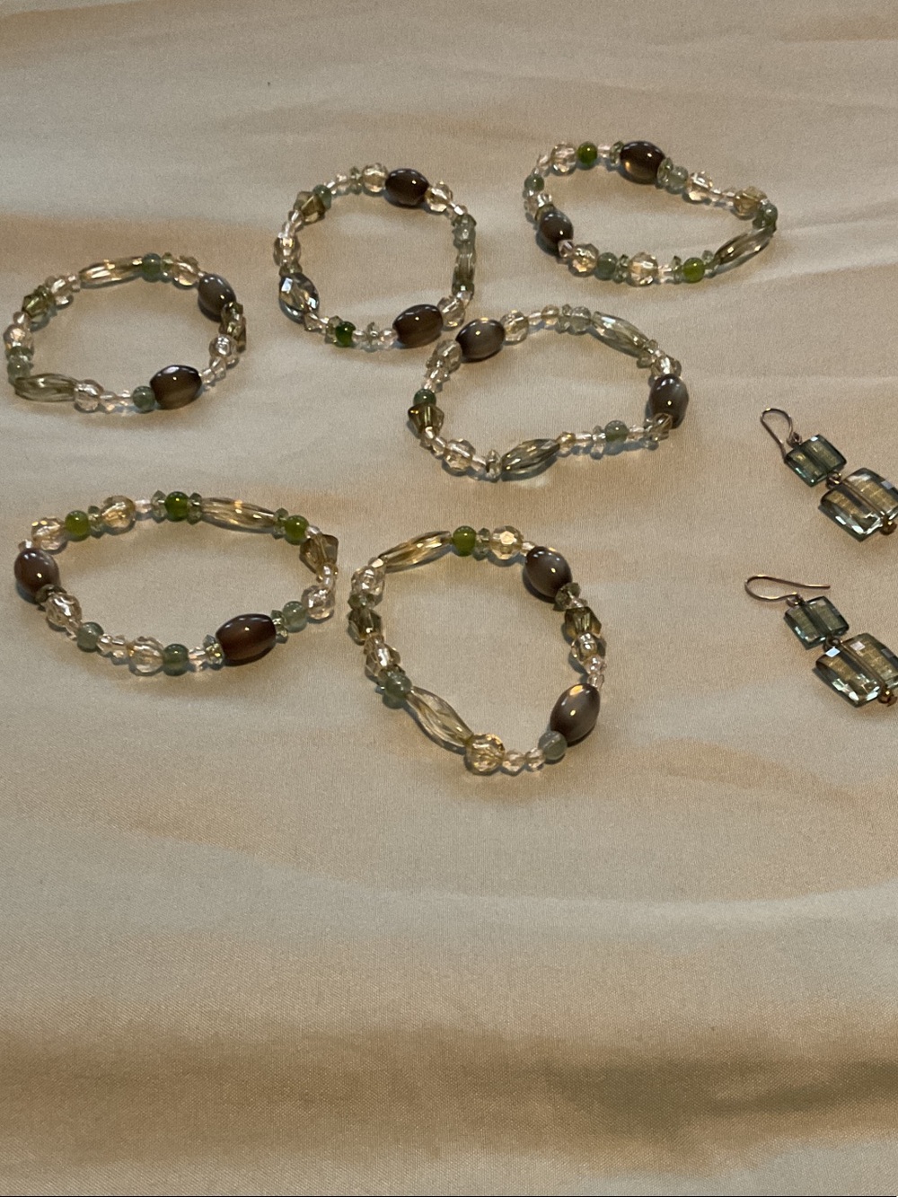 Stretch Glass Bead Bracelet Set in Green and Clear